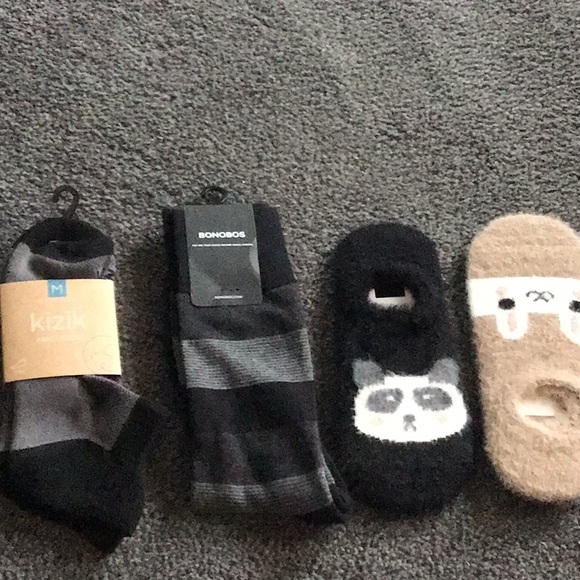 Bundle of 4 new socks - Picture 6 of 6